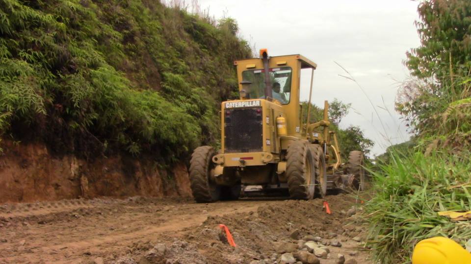 Trabajos De Pavimentación De La Vía Hacia El Rubí 01.jpg