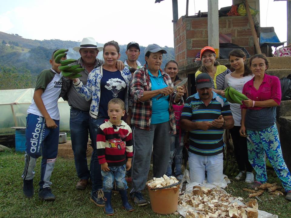 Hermosa Labor En La Vereda San Agustín 02.jpg