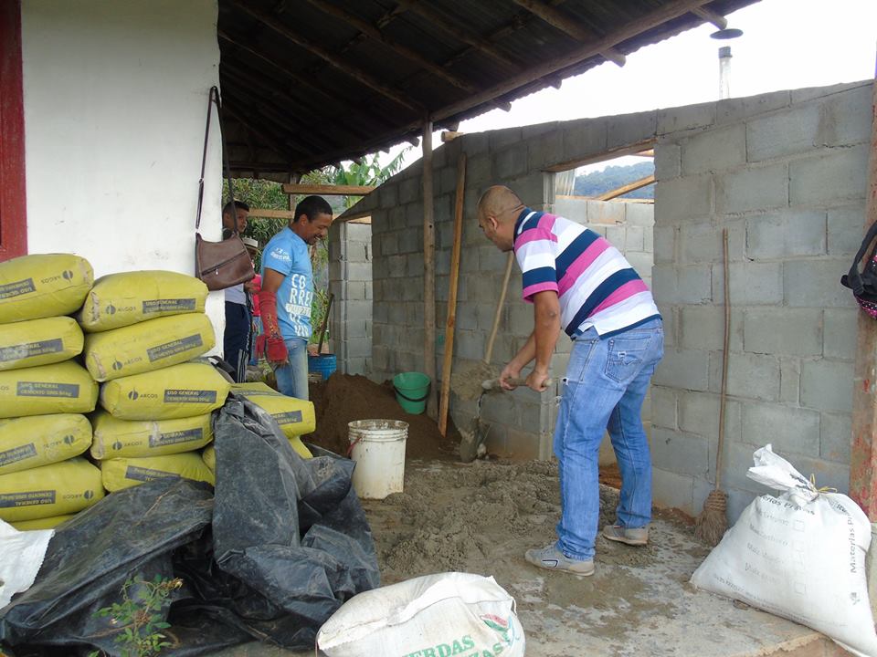 Hermosa Labor En La Vereda San Agustín 03.jpg
