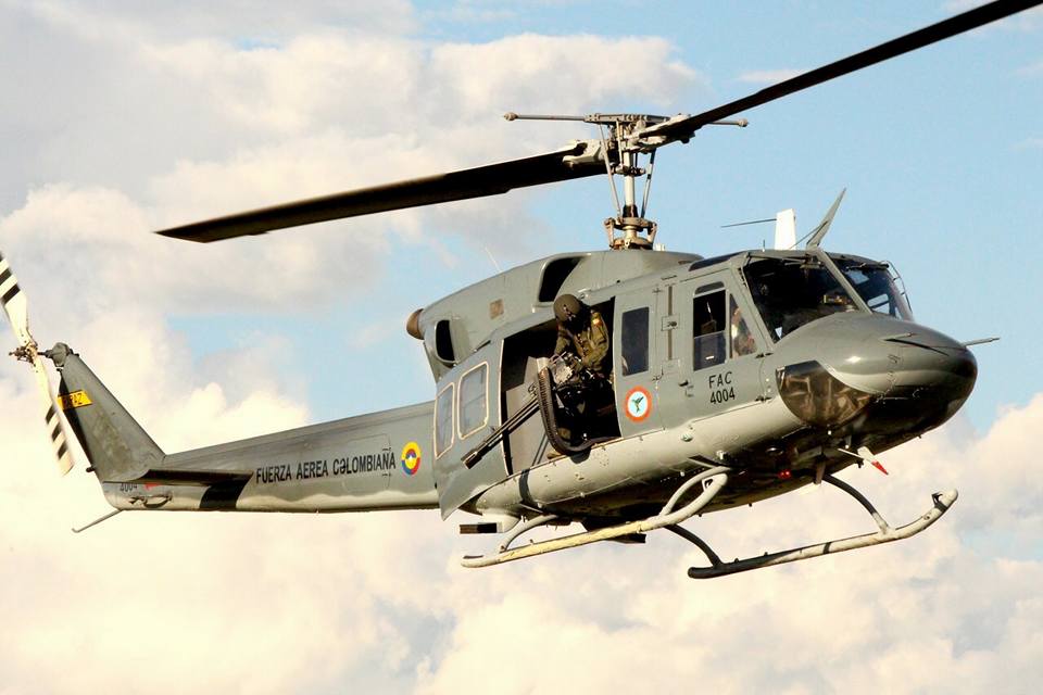 incorpórate a la fuerza aérea colombiana 03.jpg