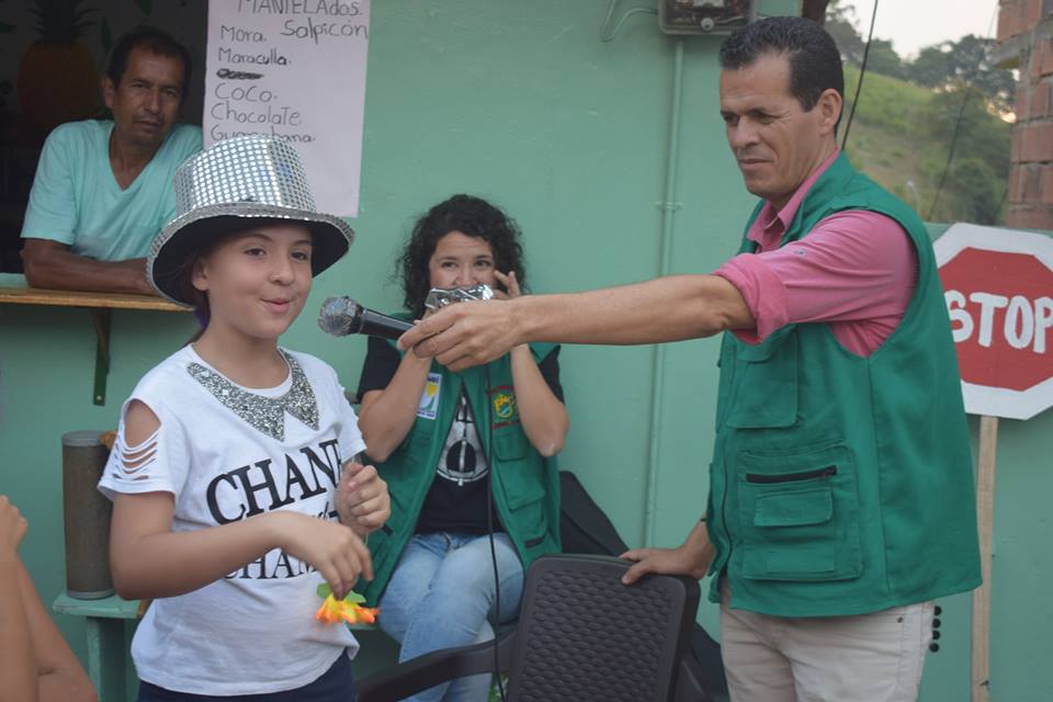 Manos Que Transforman En Tu Barrio  Desde Calle Caldas 02.jpg